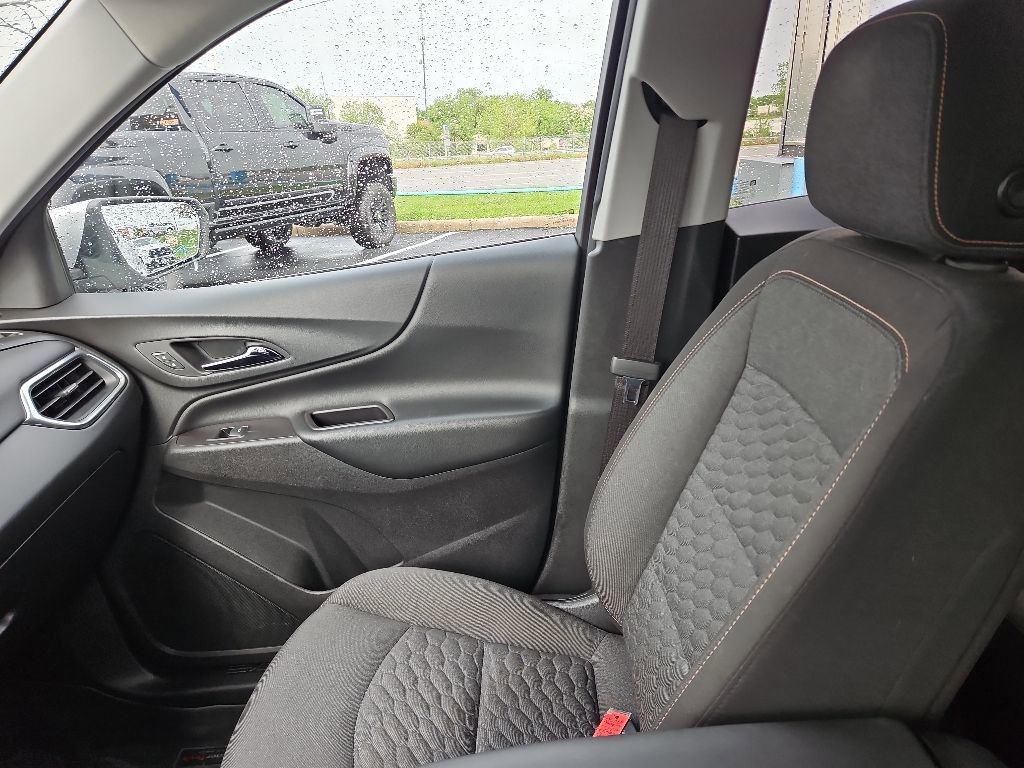 Used 2019 Chevrolet Equinox LT FWD image 29