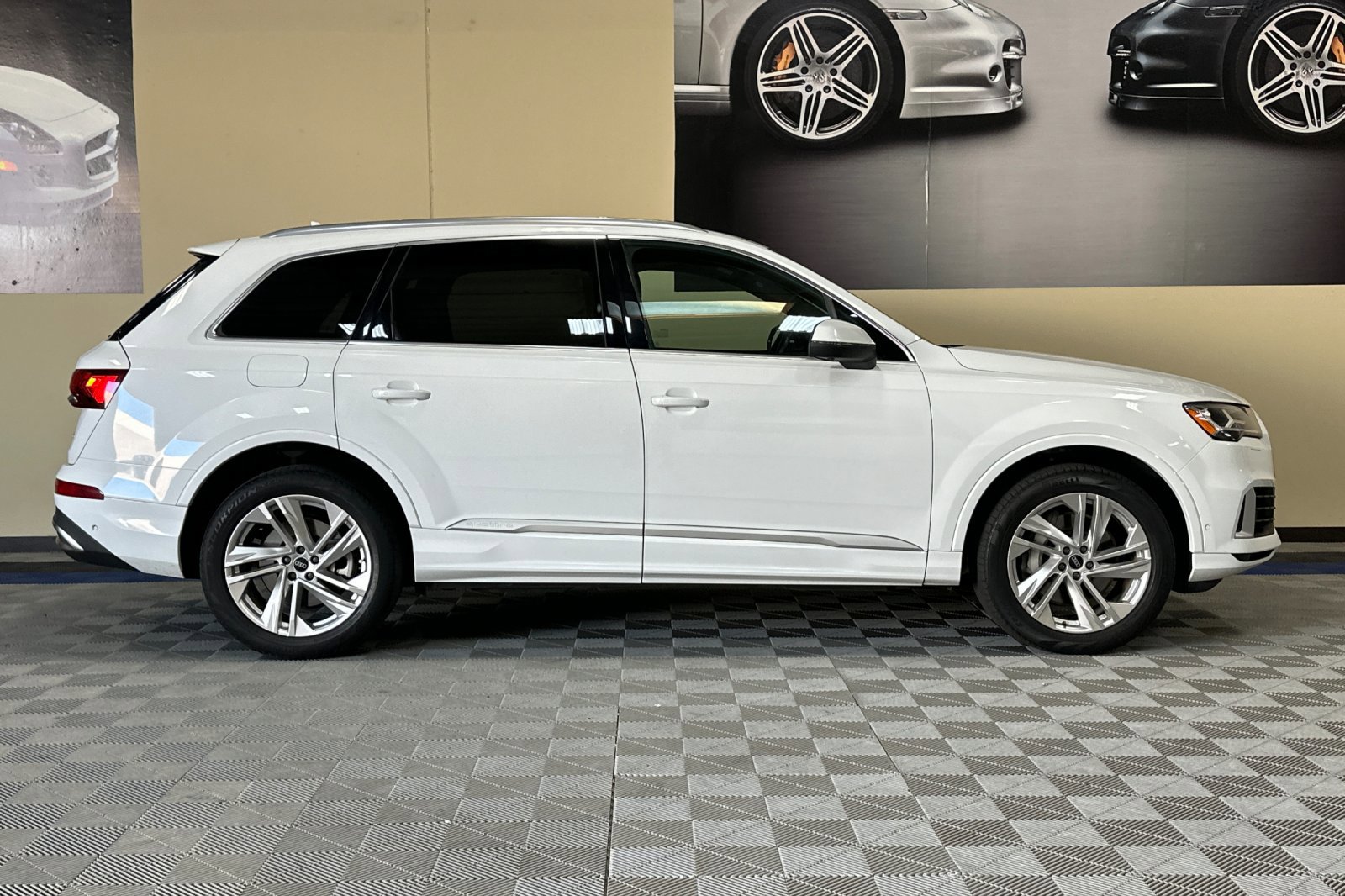 Used 2021 Audi Q7 3.0T Premium image 3