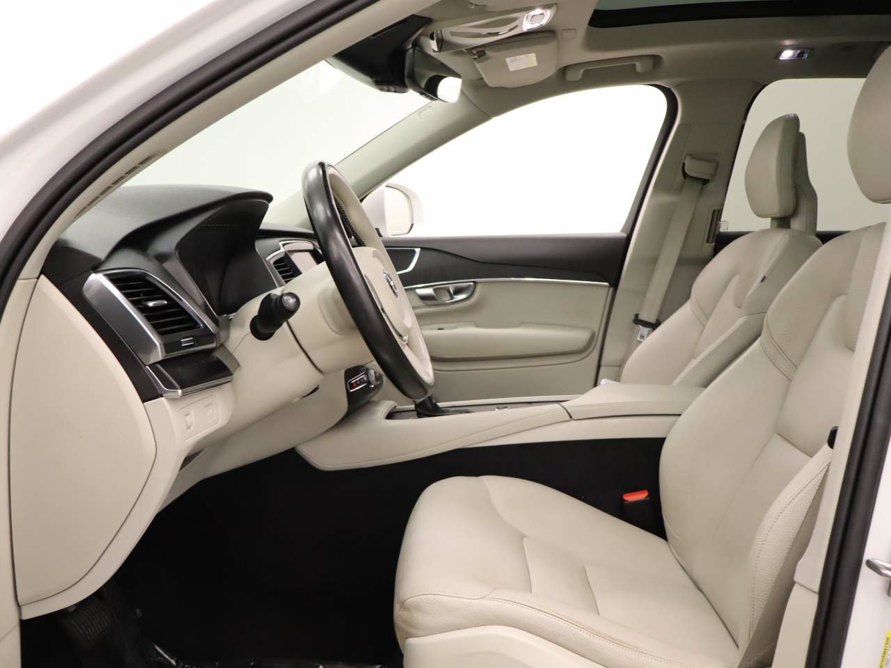 Used 2020 Volvo XC90 T6 Momentum w/ Protection Package Premier AWD/4WD image 15