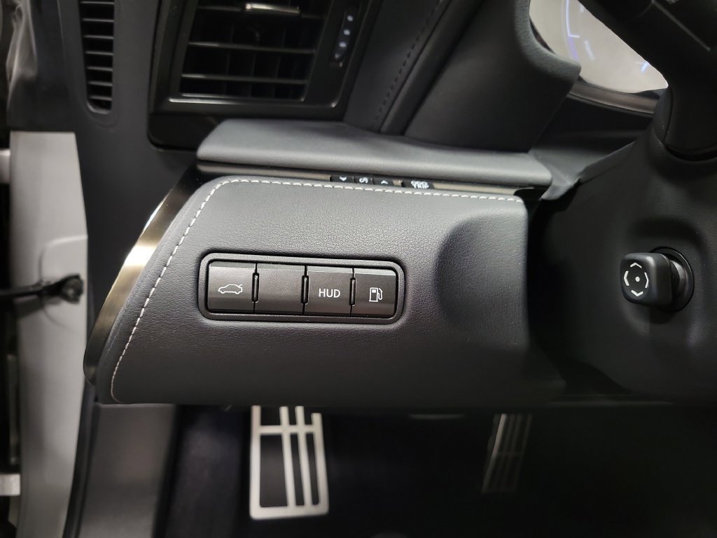 Used 2019 Lexus LC 500h w/ Convenience Package RWD image 23