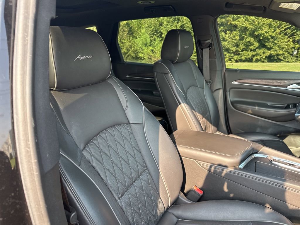 Used 2022 Buick Enclave Avenir w/ Avenir Technology Package image 29