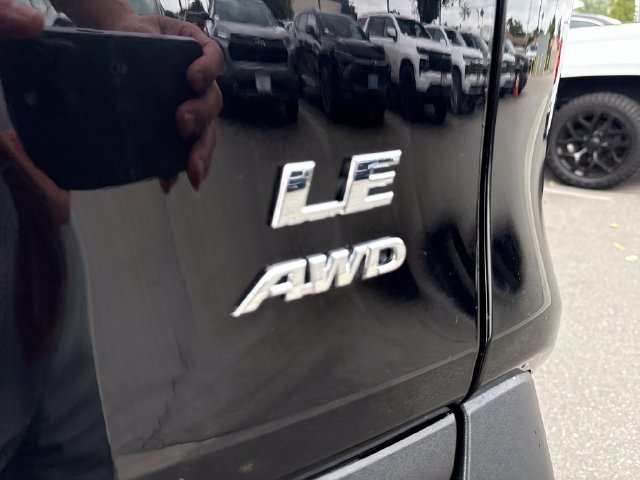 Used 2023 Toyota RAV4 LE AWD/4WD image 31