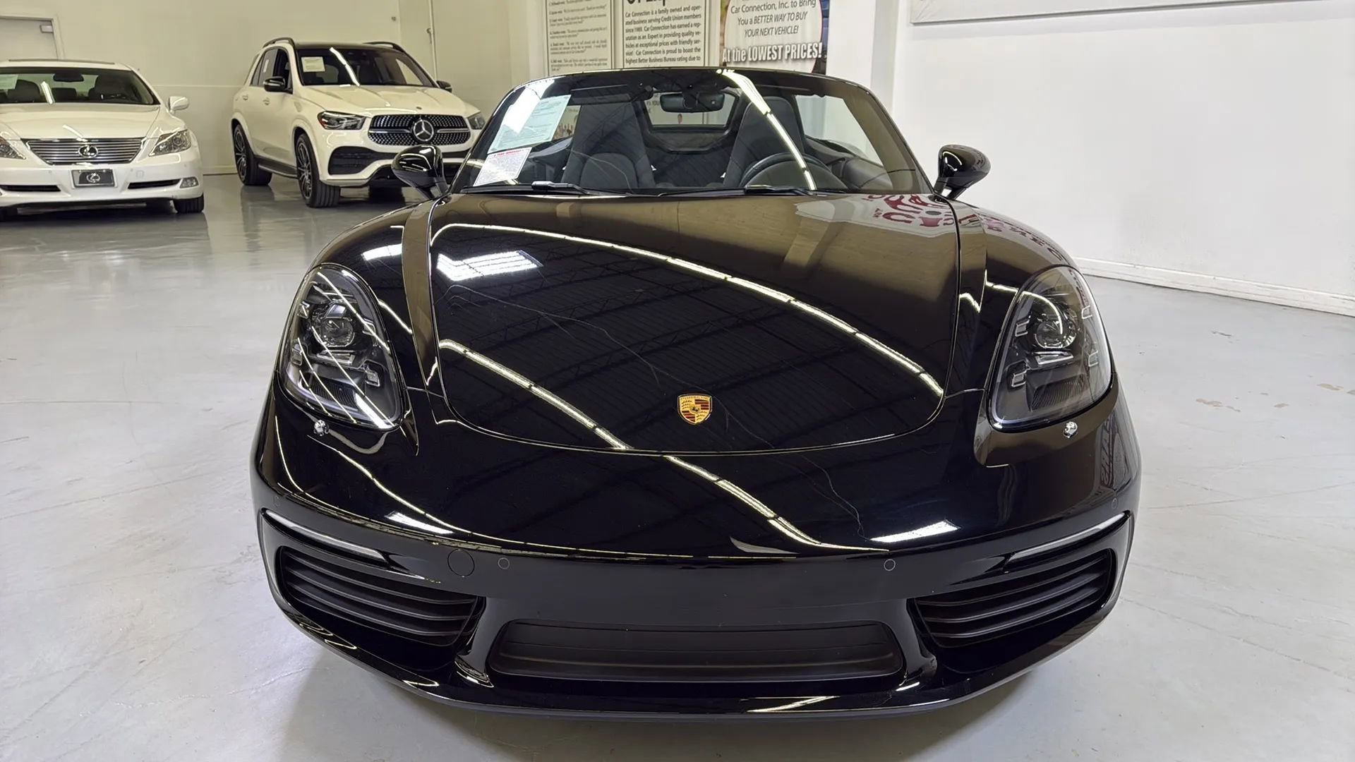 Used 2025 Porsche 718 Boxster image 3