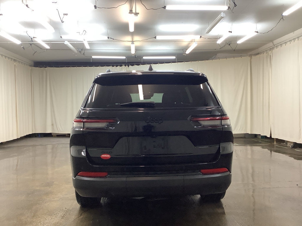 Used 2023 Jeep Grand Cherokee L Laredo image 7