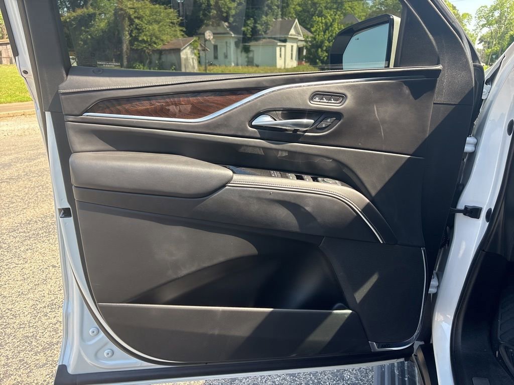 Used 2022 Cadillac Escalade Sport Platinum AWD/4WD image 13