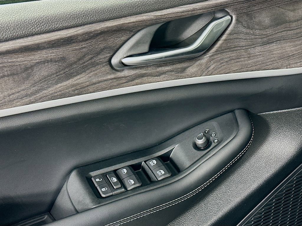 New 2026 Jeep Grand Cherokee L 4WD image 24