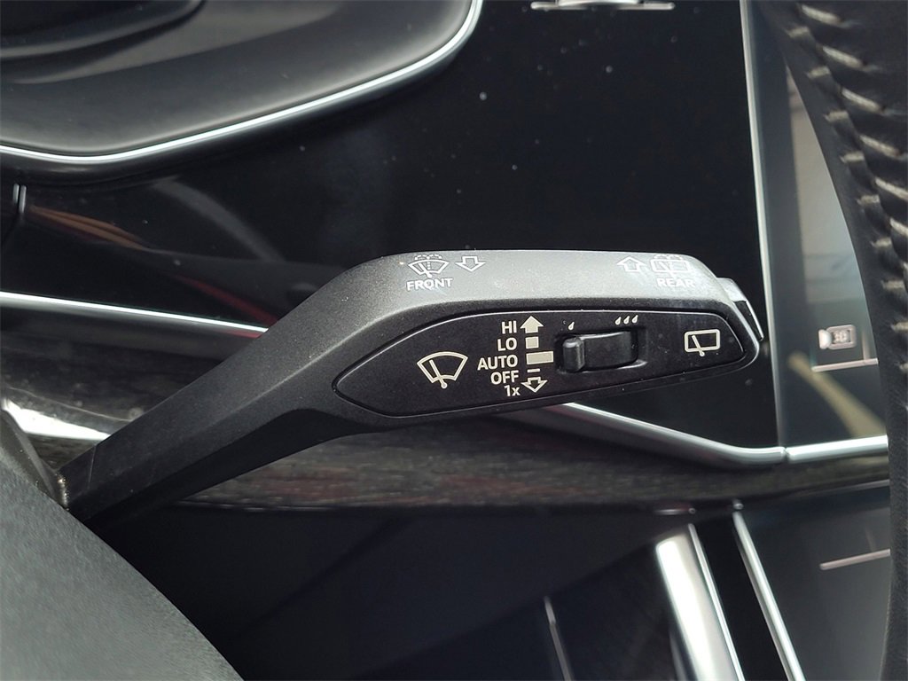 Used 2020 Audi Q8 Premium Plus image 26