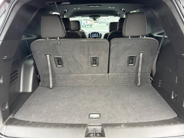 Used 2023 Chevrolet Traverse LT FWD image 9