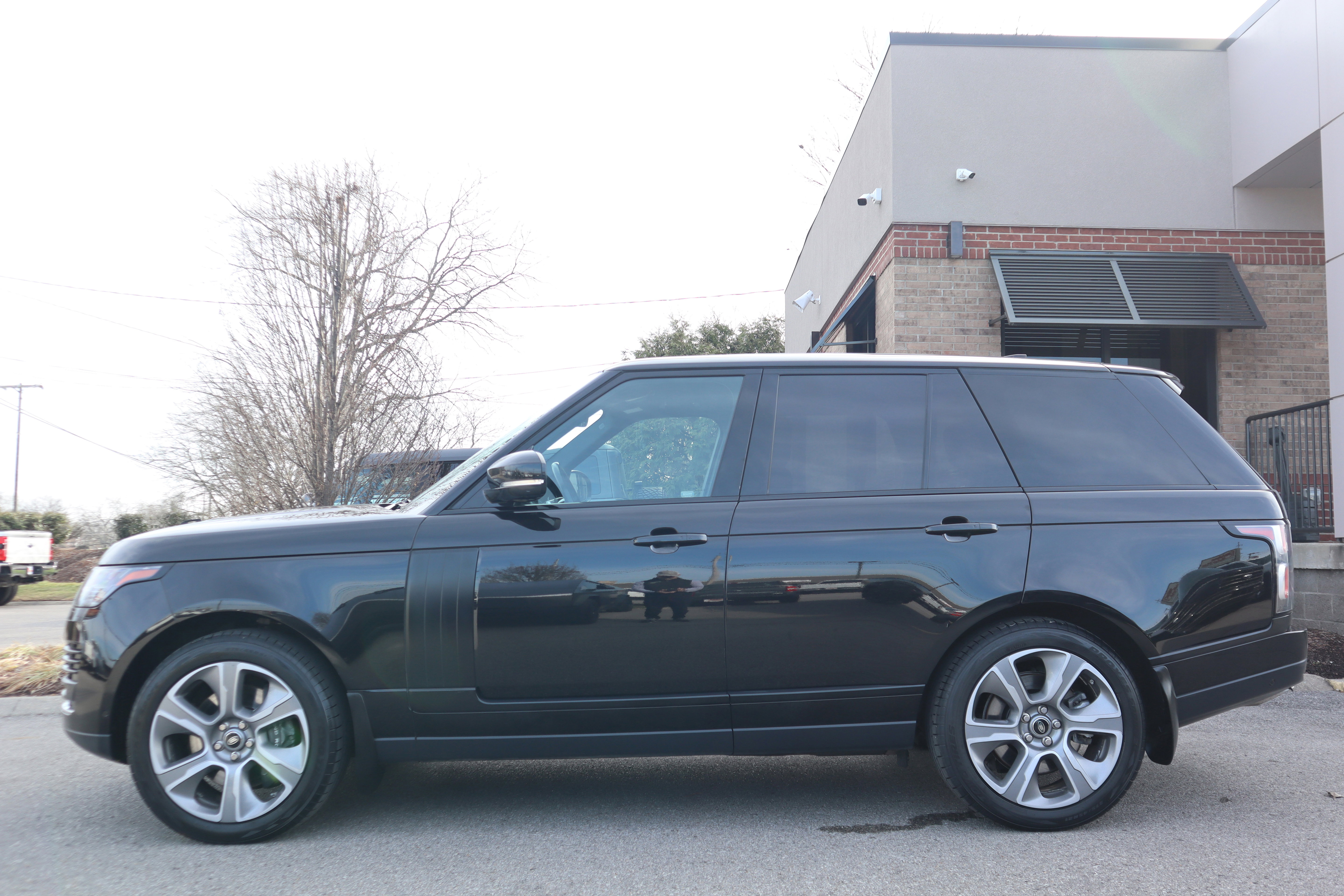 Used 2020 Land Rover Range Rover HSE image 10