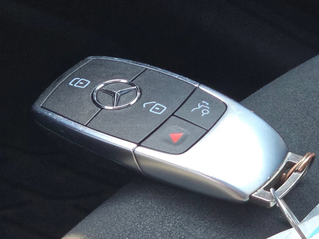 Certified 2023 Mercedes-Benz GLA 250 4MATIC image 39