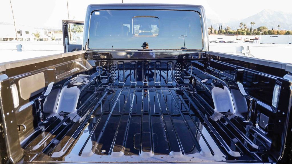 New 2026 Jeep Gladiator Rubicon w/ Steel Bumper Group image 31