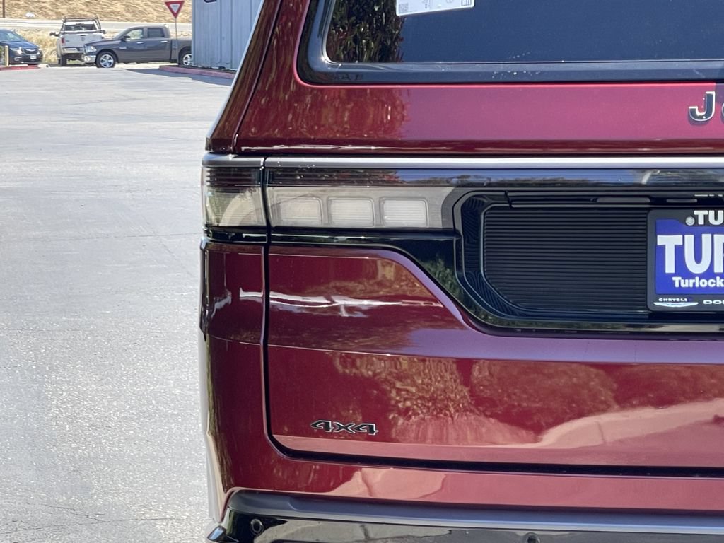 New 2026 Jeep Grand Wagoneer Limited AWD/4WD image 12