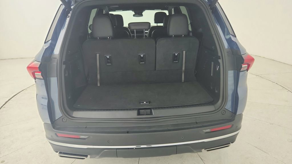 Certified 2025 Buick Enclave Preferred image 35