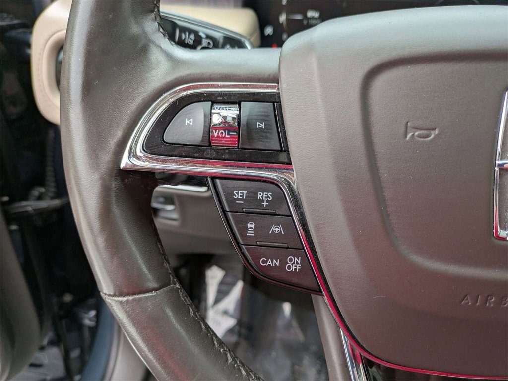 Used 2022 Lincoln Nautilus Reserve w/ Equipment Group 201A image 19