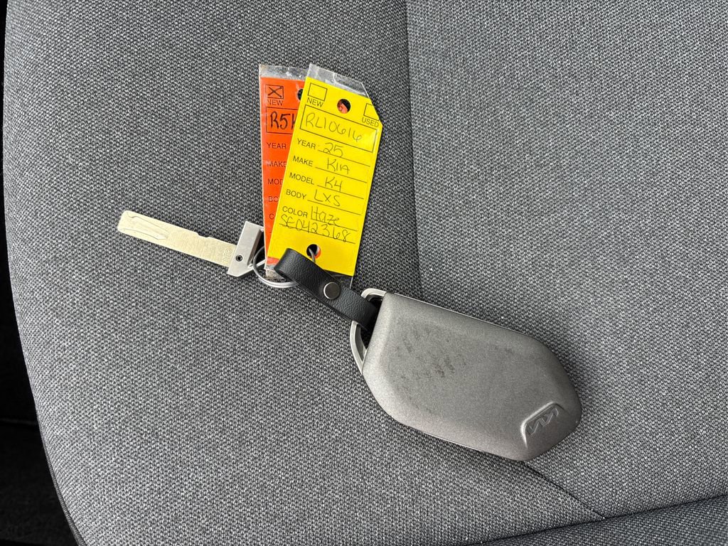 Certified 2025 Kia K4 LXS image 33