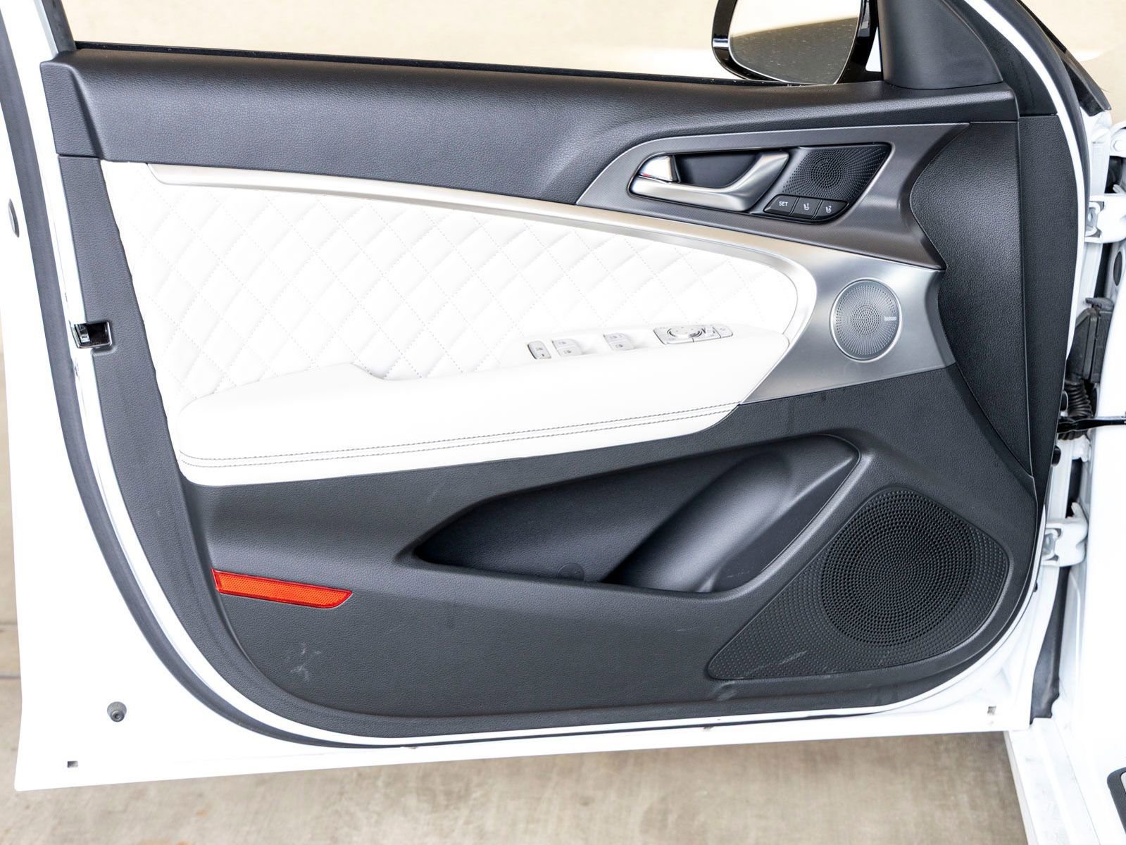 Used 2025 Genesis G70 3.3T Advanced w/ Sport Prestige Package image 14