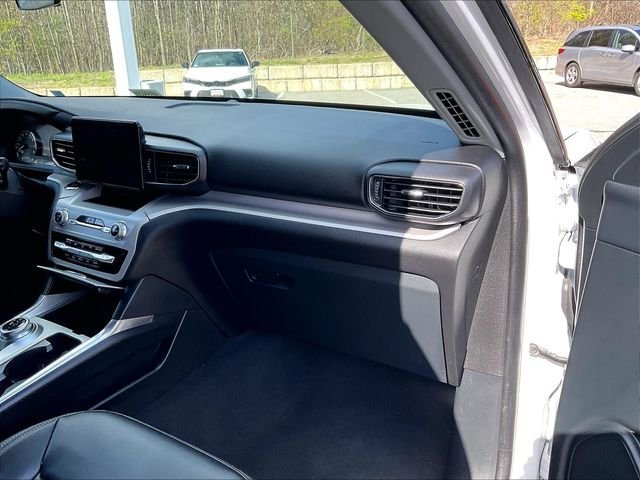 Used 2023 Ford Explorer XLT w/ Equipment Group 202A AWD/4WD image 13