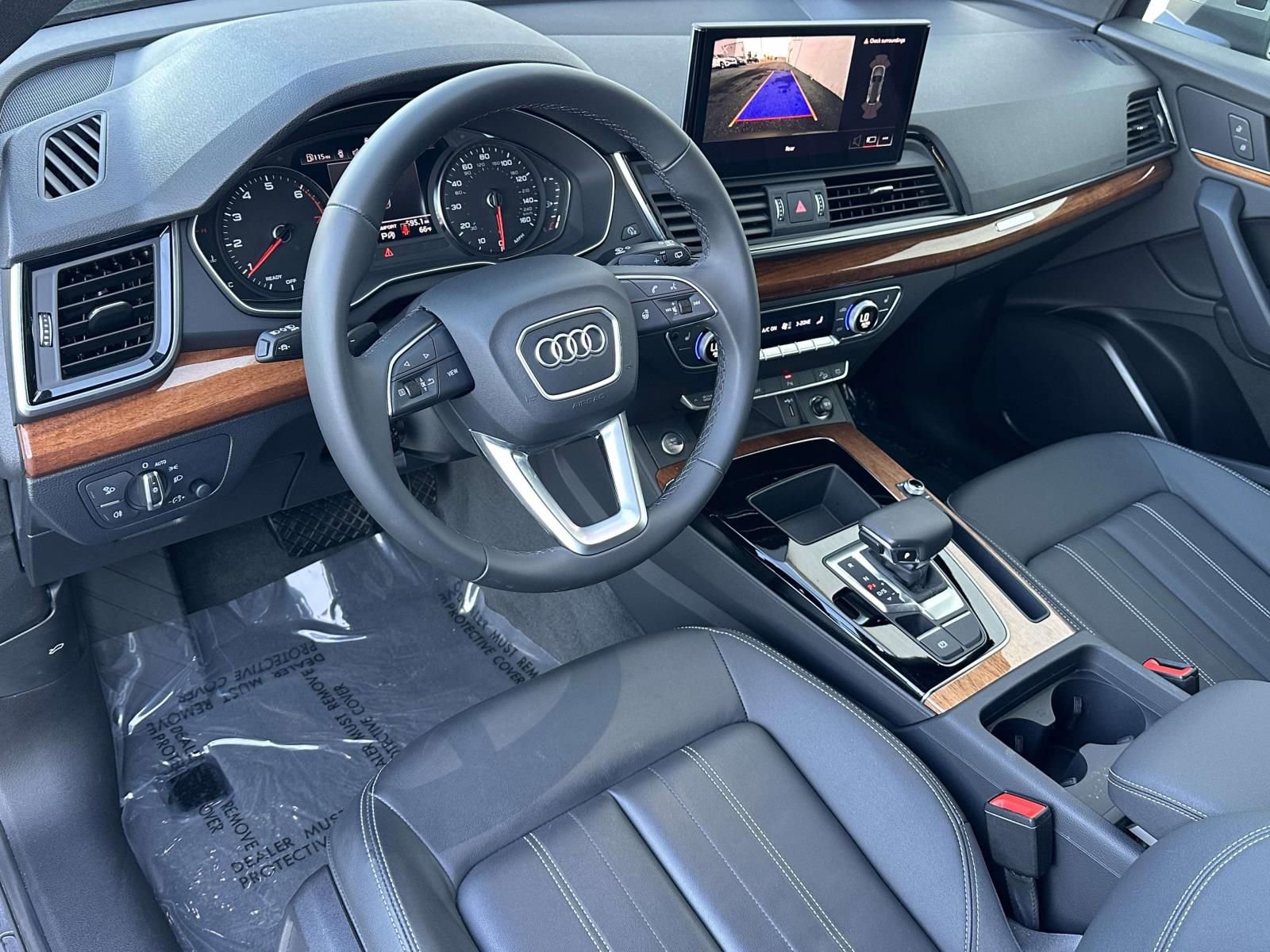 Used 2023 Audi Q5 2.0T Premium w/ Convenience Package image 9