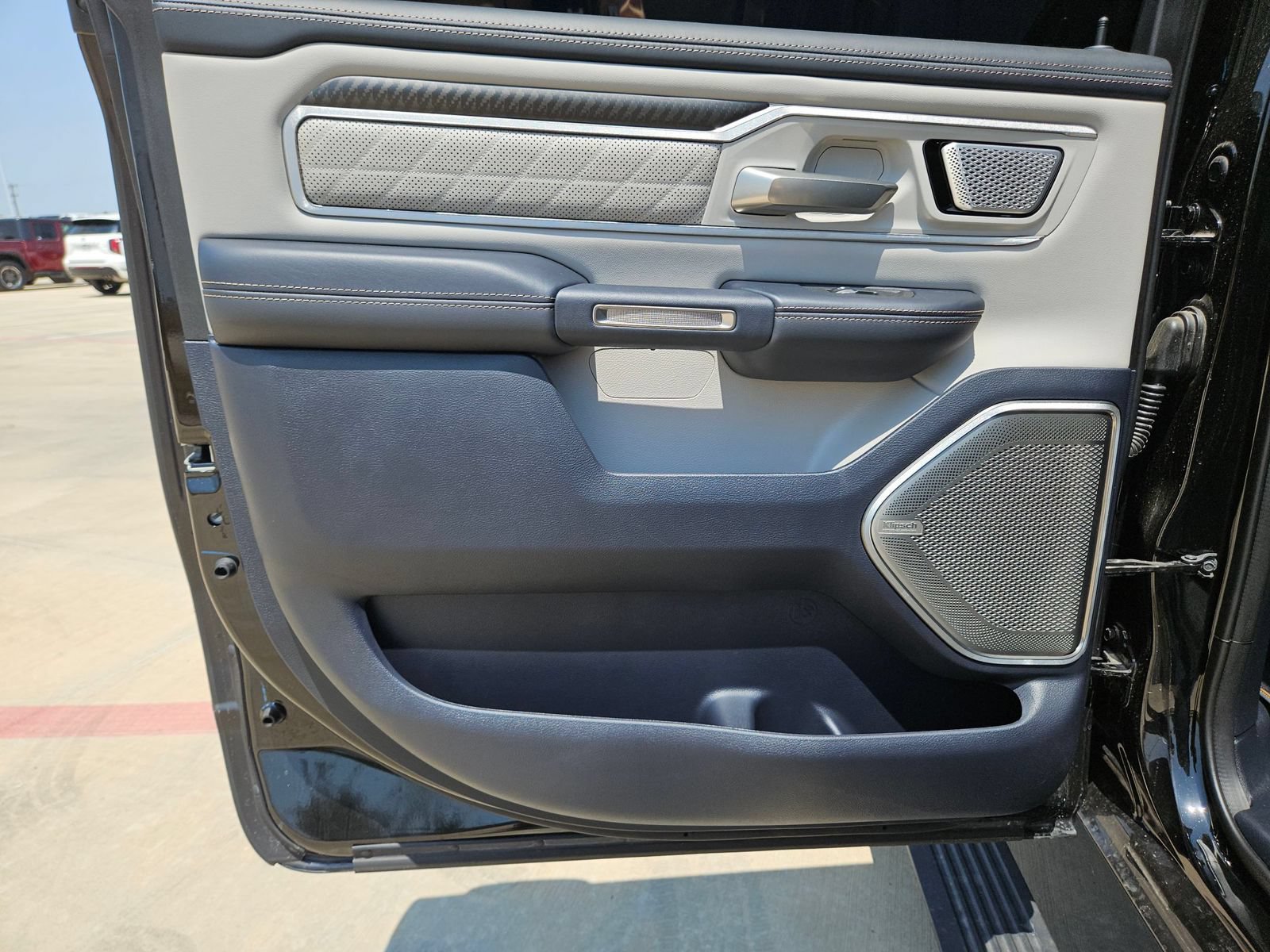 Used 2025 RAM 1500 Tungsten AWD/4WD image 15