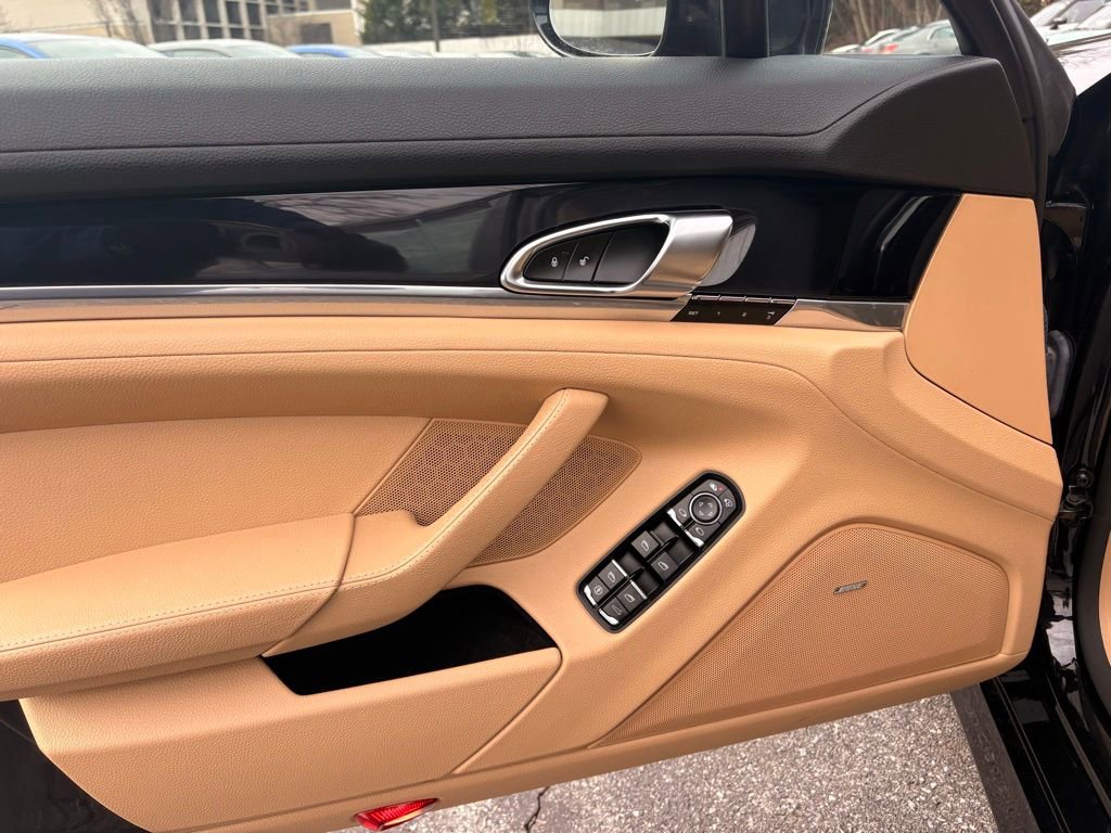 Used 2013 Porsche Panamera Platinum Edition image 31