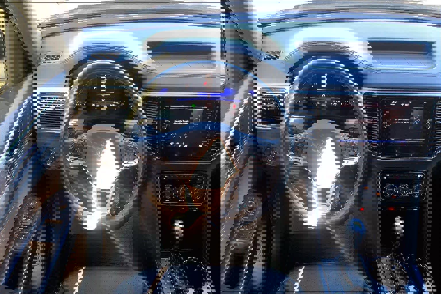 Used 2022 Volkswagen Atlas Cross Sport SE image 6