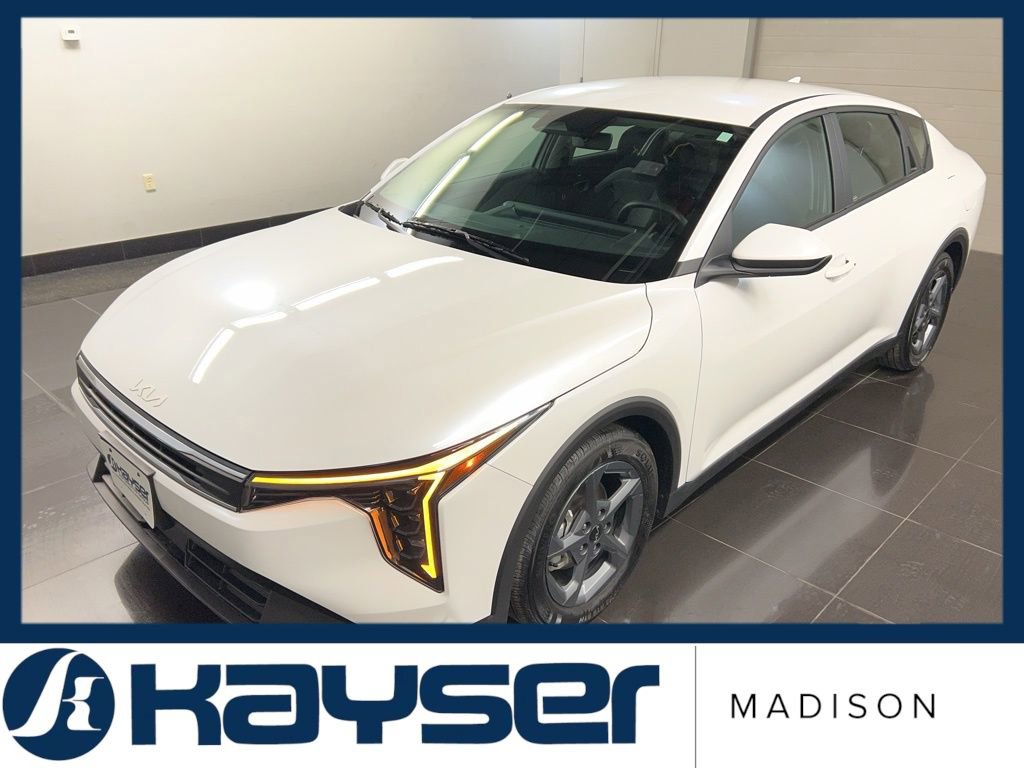 Used 2025 Kia K4 LXS image 3