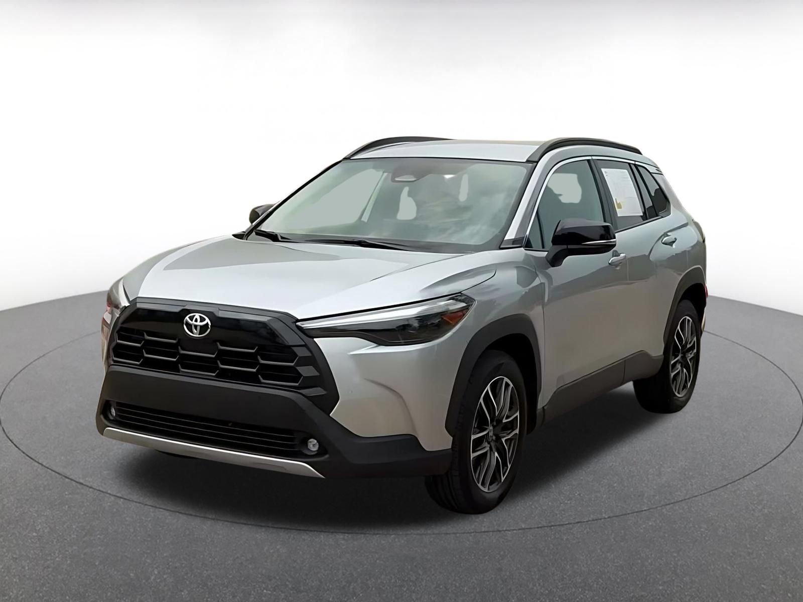 Used 2026 Toyota Corolla Cross XLE FWD image 6