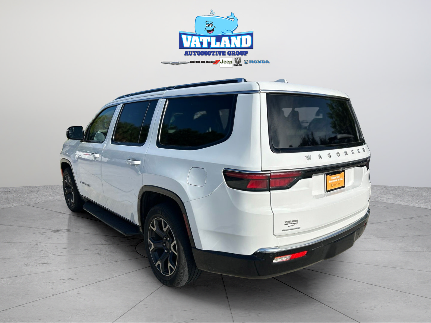 Used 2023 Jeep Wagoneer Series III w/ Preferred Equipment Group AWD/4WD image 3