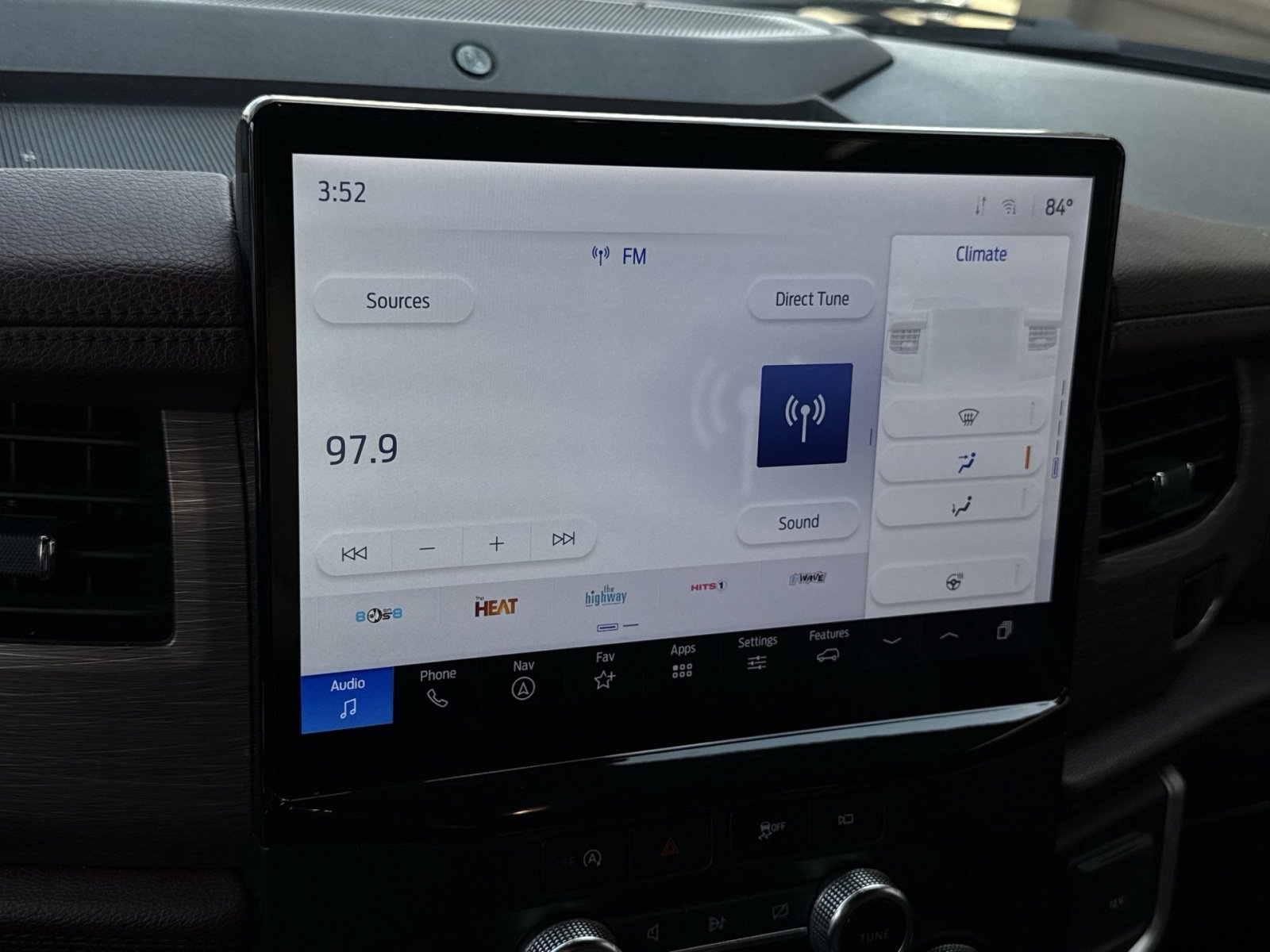 Used 2024 Ford Expedition Max Limited image 18