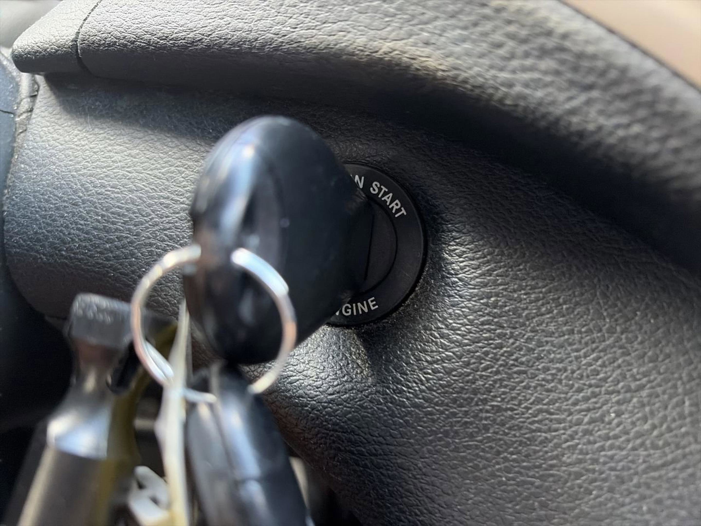 Used 2016 Jeep Cherokee Latitude w/ Cold Weather Group image 21