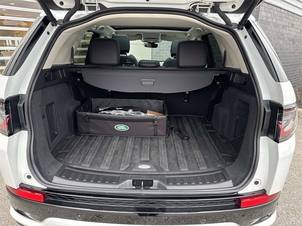 Certified 2025 Land Rover Discovery Sport S image 6