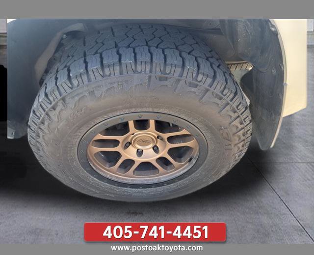Used 2018 Toyota 4Runner TRD Off-Road AWD/4WD image 4