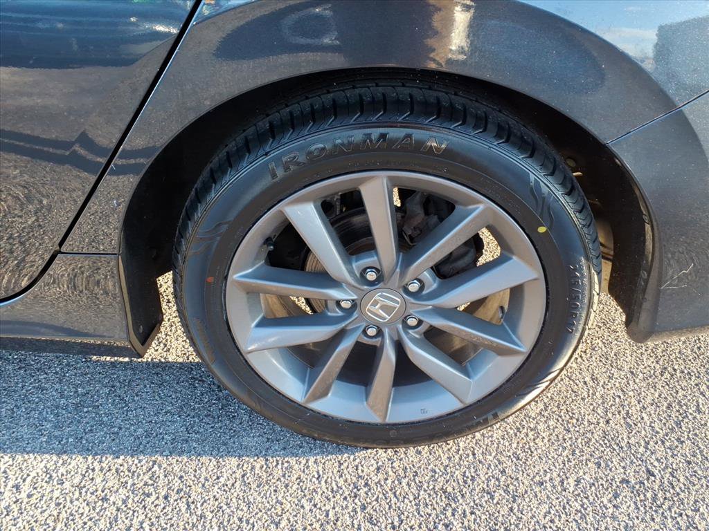 Used 2019 Honda Civic EX image 4