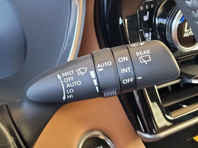 Certified 2024 Toyota Highlander Platinum AWD/4WD image 31