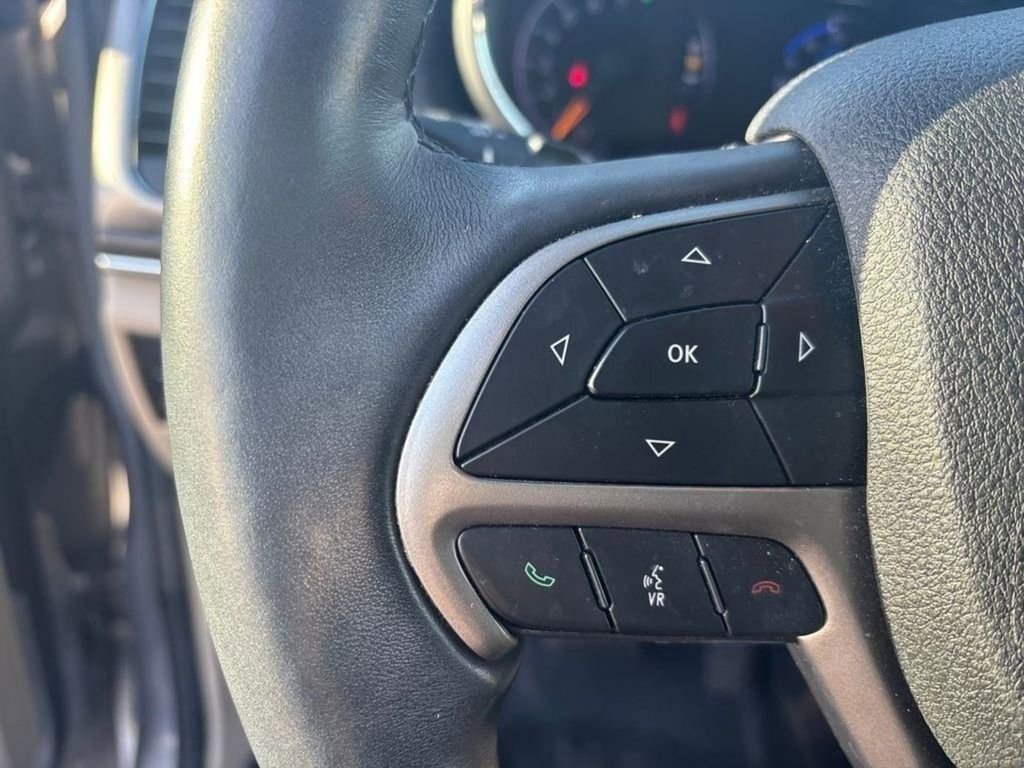 Used 2018 Jeep Grand Cherokee Limited image 16