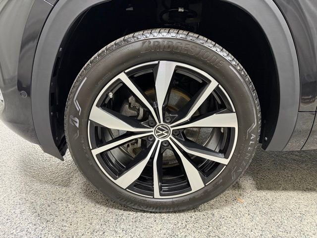 Used 2024 Volkswagen Atlas SEL Premium R-Line image 34