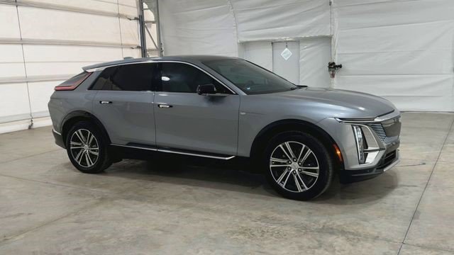 Used 2024 Cadillac Lyriq Luxury AWD/4WD image 12