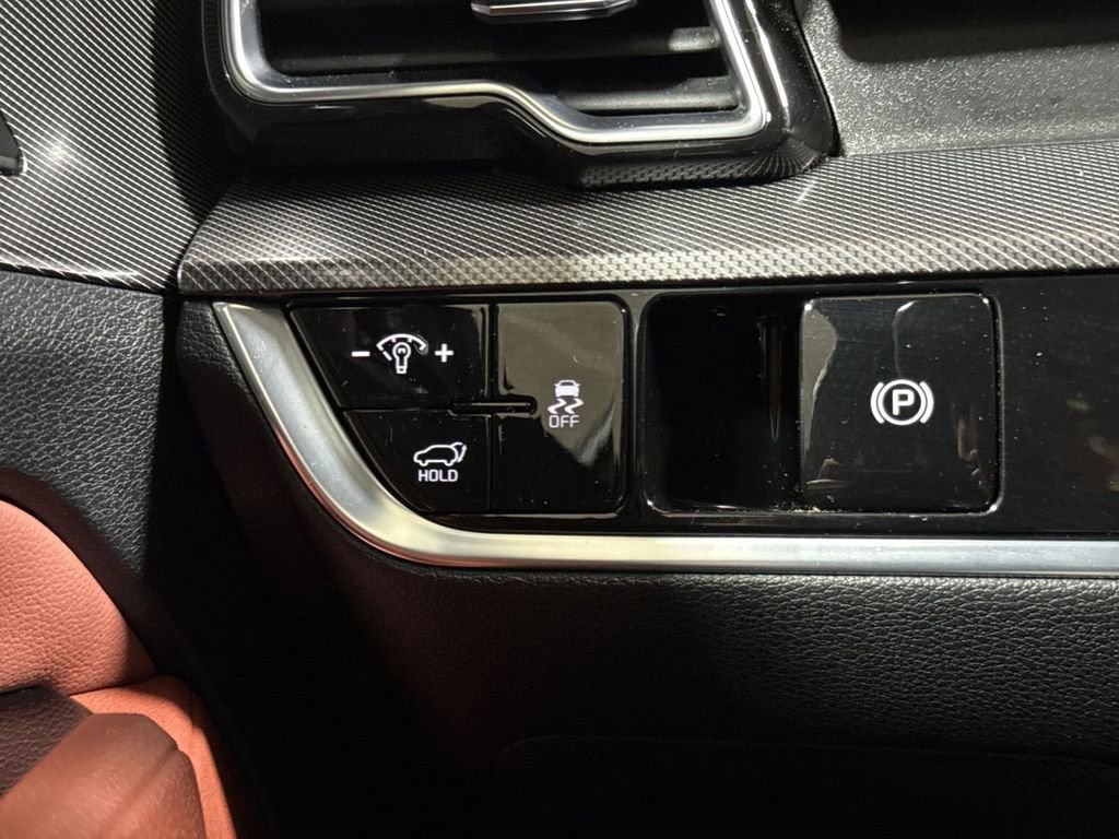 Used 2024 Kia Sportage SX image 19