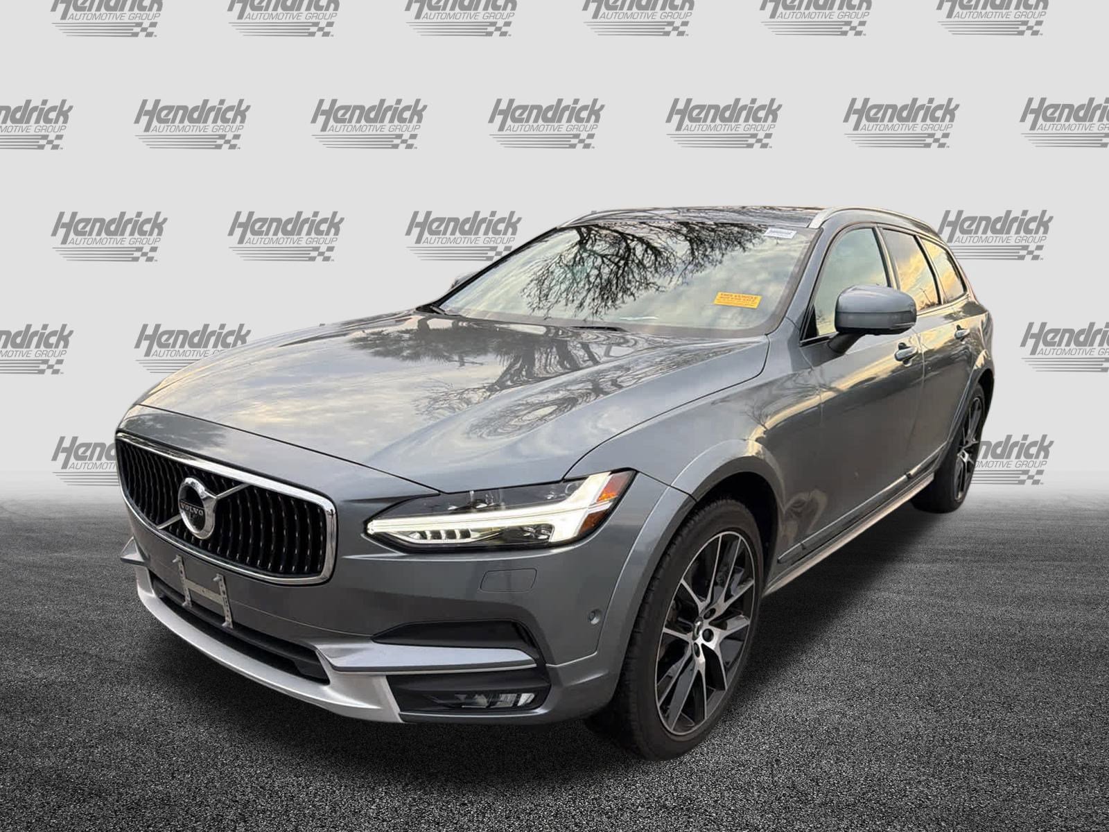 Used 2018 Volvo V90 T6 Cross Country w/ Convenience Package image 8