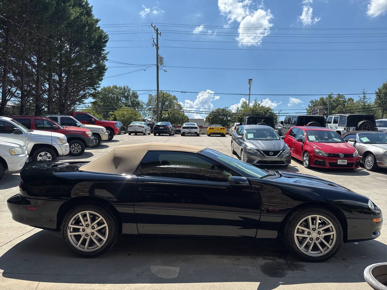 Used 2002 Chevrolet Camaro Z28 w/ SS Performance/Appearance Pkg RWD image 9