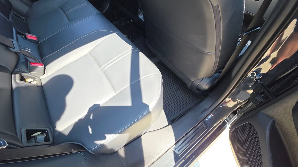 Used 2025 Toyota Corolla XLE FWD image 15