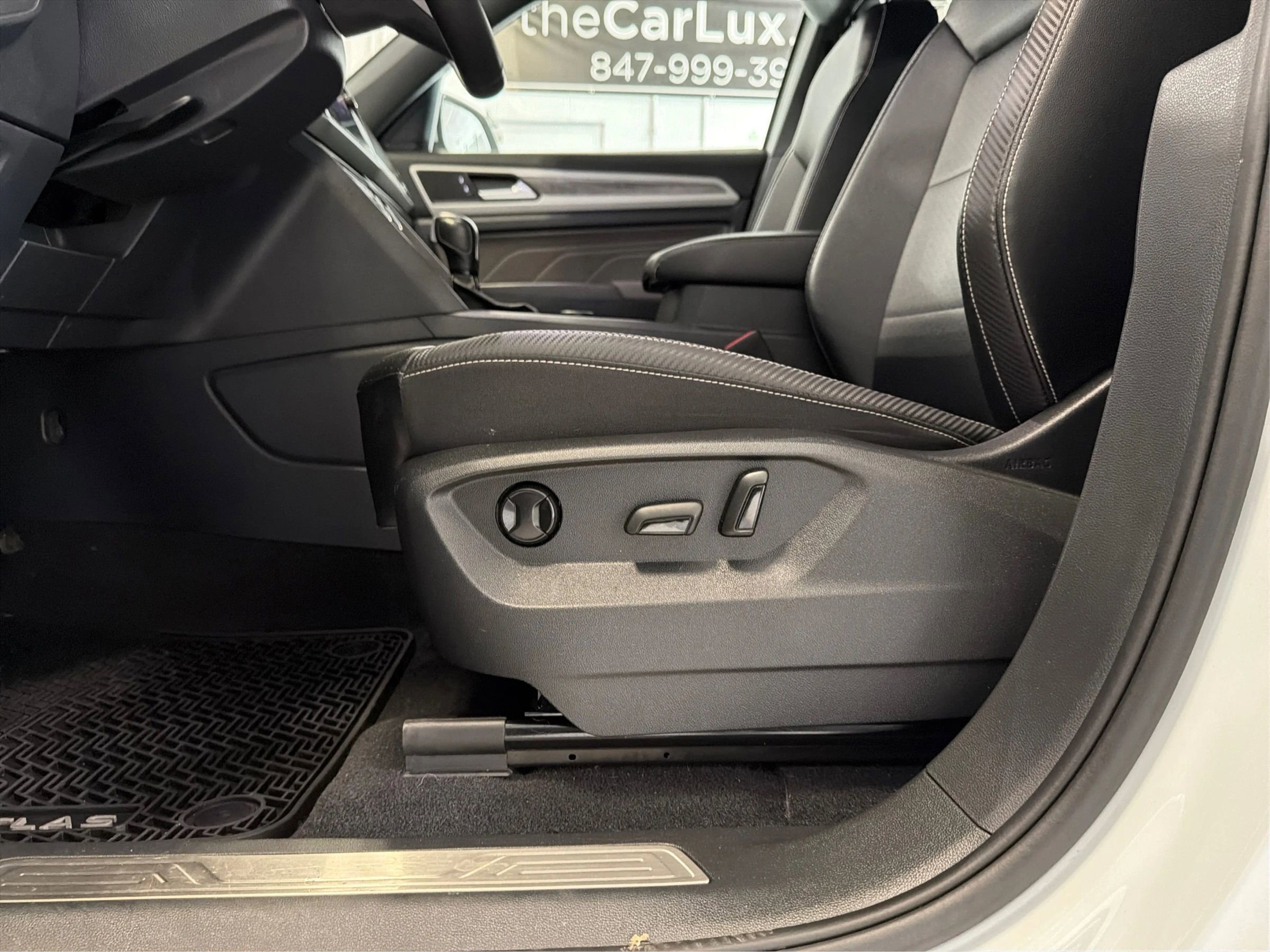 Used 2022 Volkswagen Atlas Cross Sport SE image 23