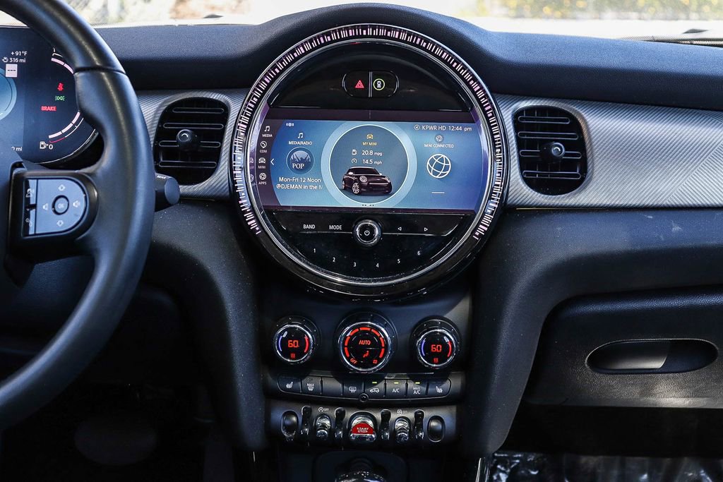 Used 2023 MINI Cooper 4-Door Hardtop image 19