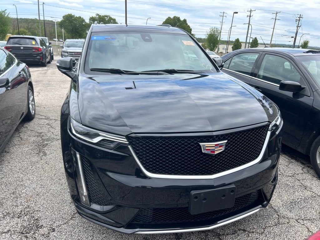 Used 2024 Cadillac XT6 Sport w/ Technology Package AWD/4WD image 2