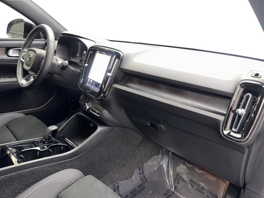 Used 2023 Volvo C40 P8 Recharge Ultimate AWD/4WD image 53