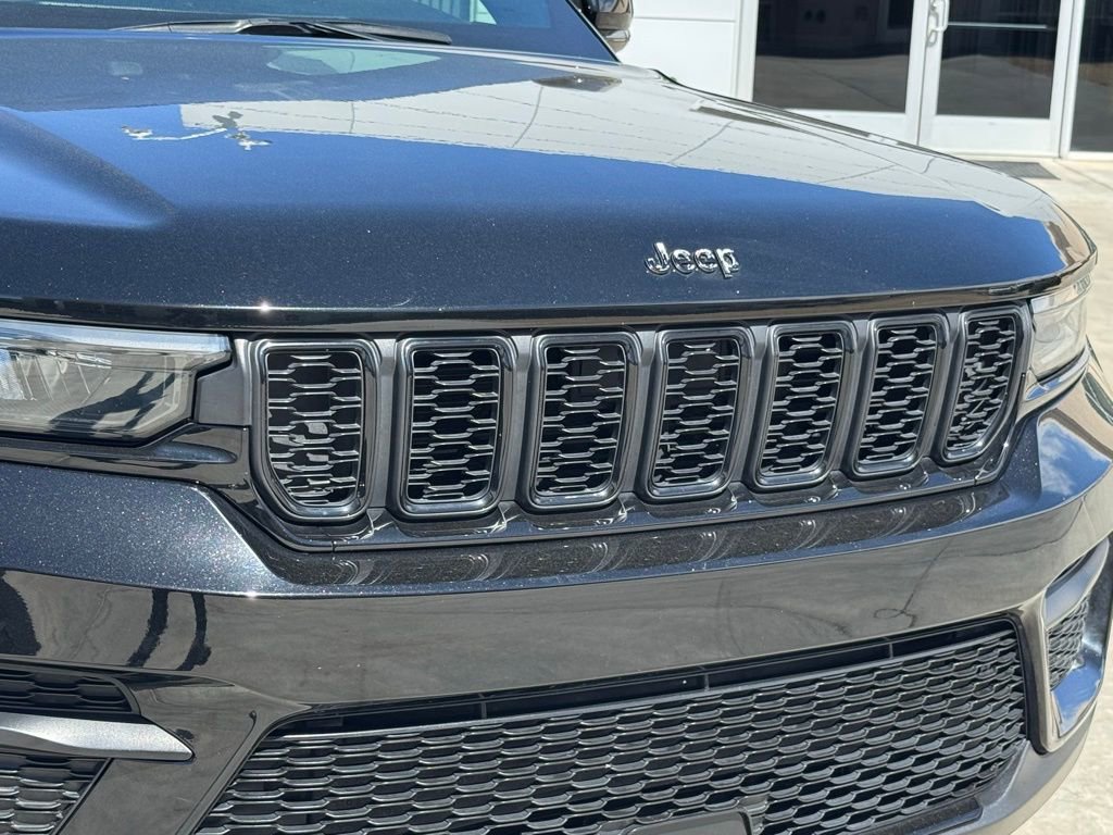 Used 2024 Jeep Grand Cherokee Altitude image 7