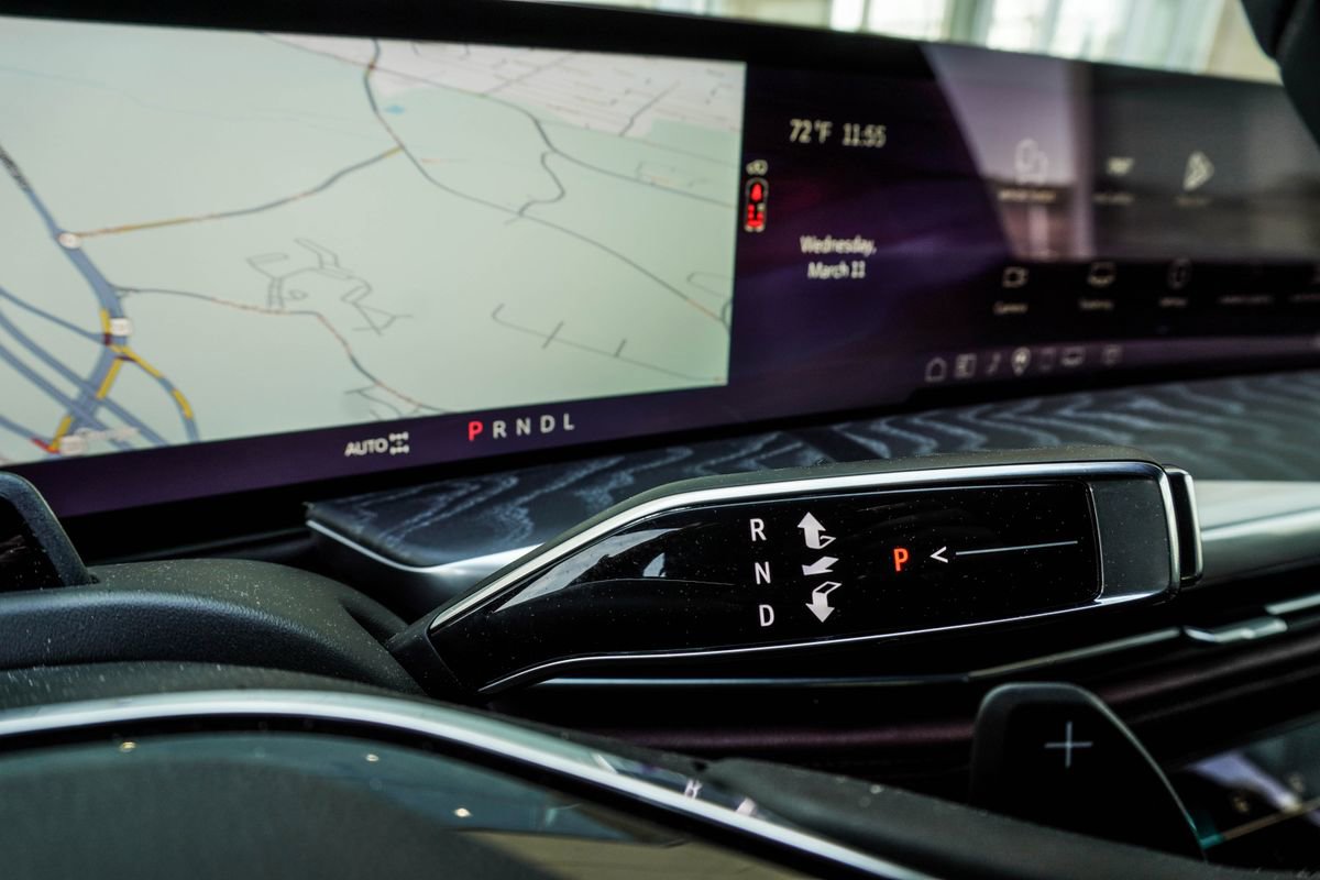 Used 2026 Cadillac Escalade Luxury w/ Touring Package image 33