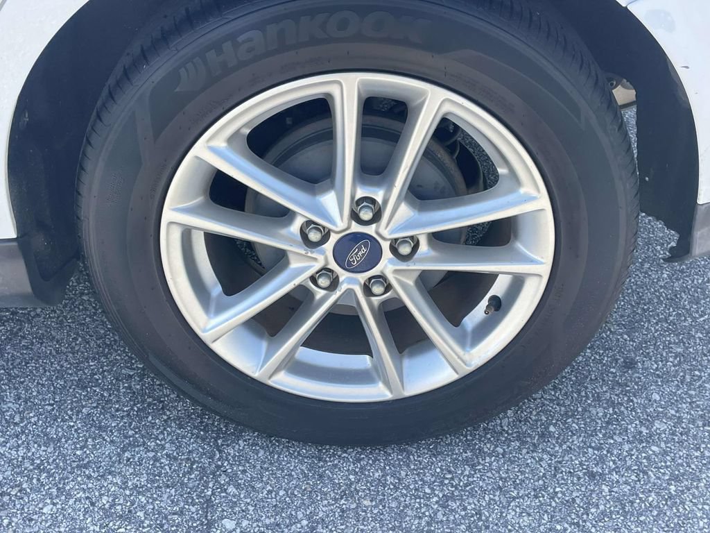 Used 2015 Ford Focus SE FWD image 7