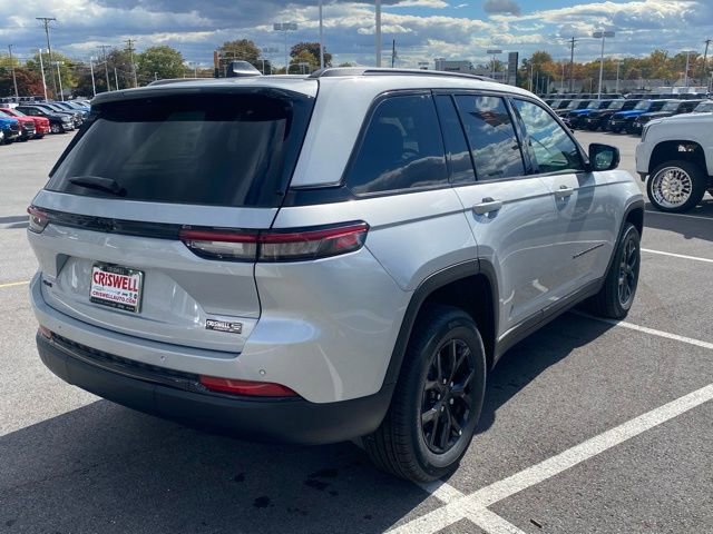 New 2025 Jeep Grand Cherokee Altitude w/ Trailer Tow Package image 8