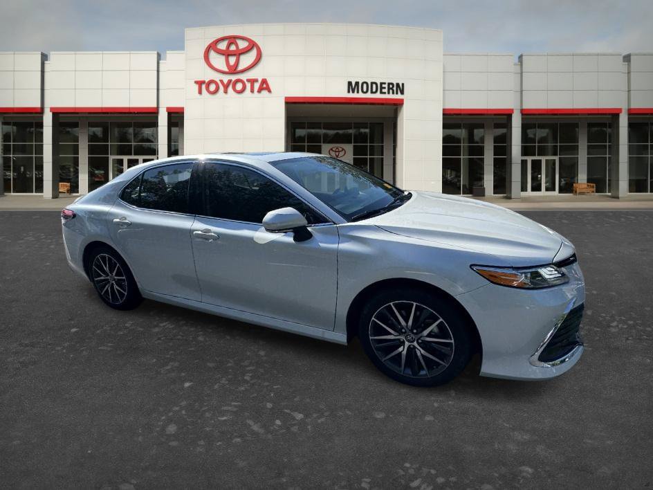 Used 2023 Toyota Camry XLE w/ Navigation Package FWD image 11
